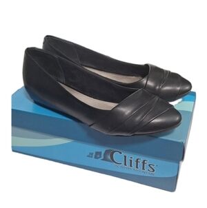 Cliffs by WHITE MOUNTAIN Black Slip-On Leather Flats